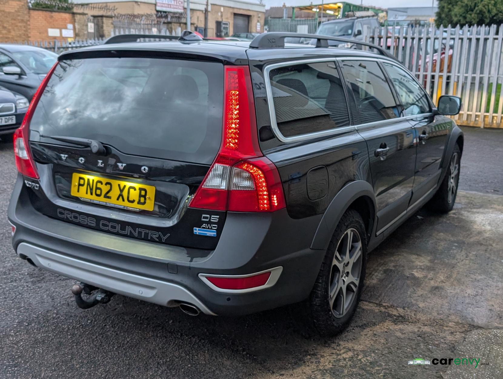 Volvo XC70 2.4 D5 SE Lux Estate 5dr Diesel Geartronic AWD Euro 5 (215 ps)