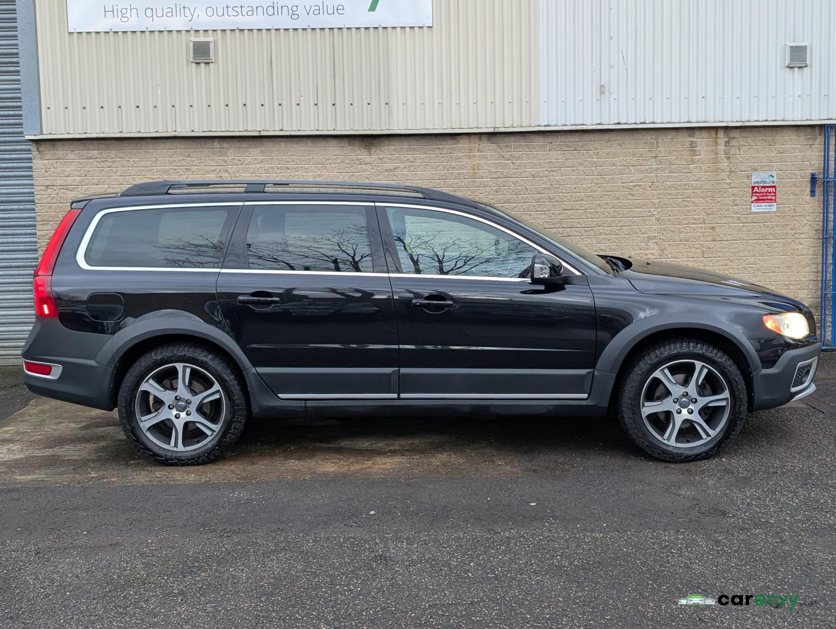 Volvo XC70 2.4 D5 SE Lux Estate 5dr Diesel Geartronic AWD Euro 5 (215 ps)