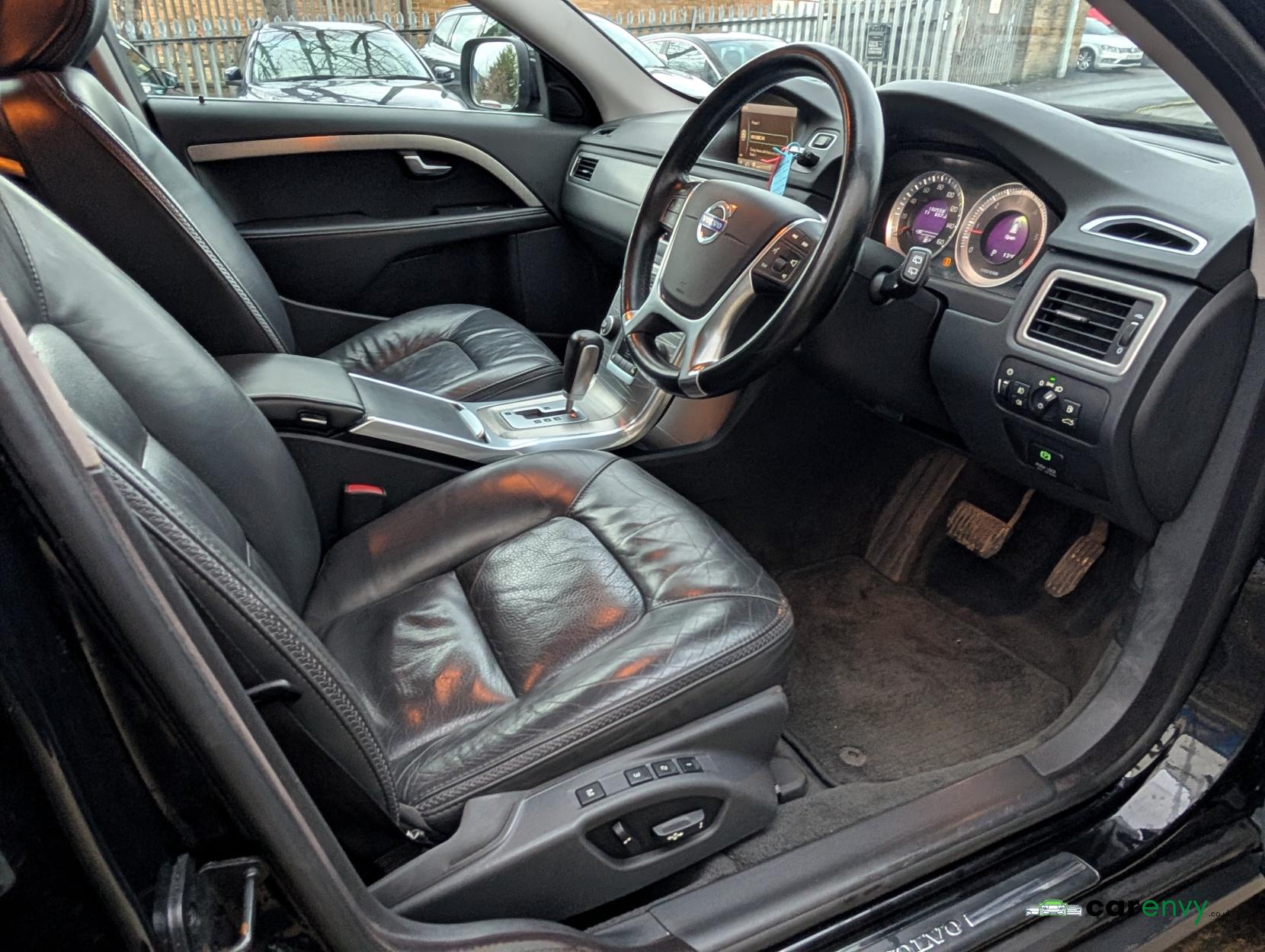 Volvo XC70 2.4 D5 SE Lux Estate 5dr Diesel Geartronic AWD Euro 5 (215 ps)