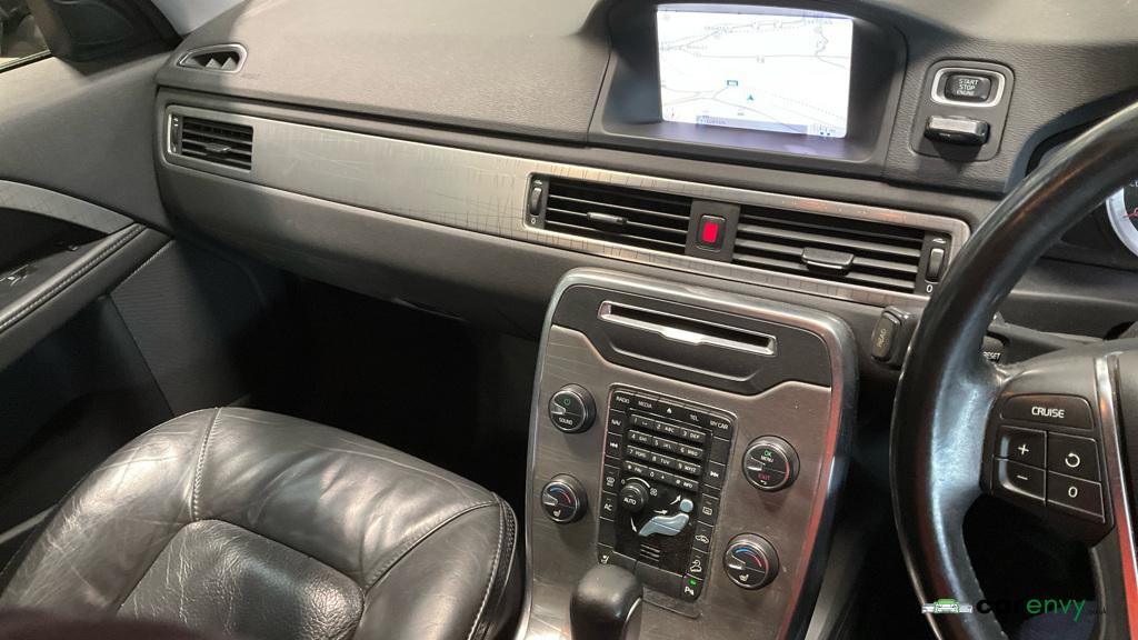 Volvo XC70 2.4 D5 SE Lux Estate 5dr Diesel Geartronic AWD Euro 5 (215 ps)