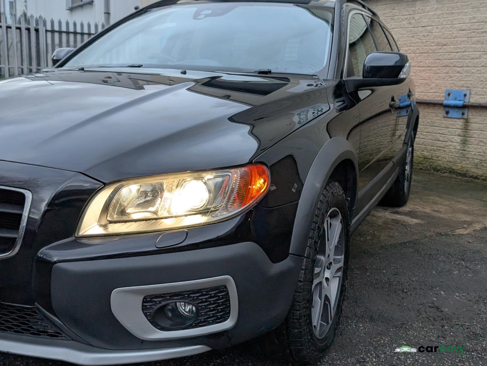 Volvo XC70 2.4 D5 SE Lux Estate 5dr Diesel Geartronic AWD Euro 5 (215 ps)