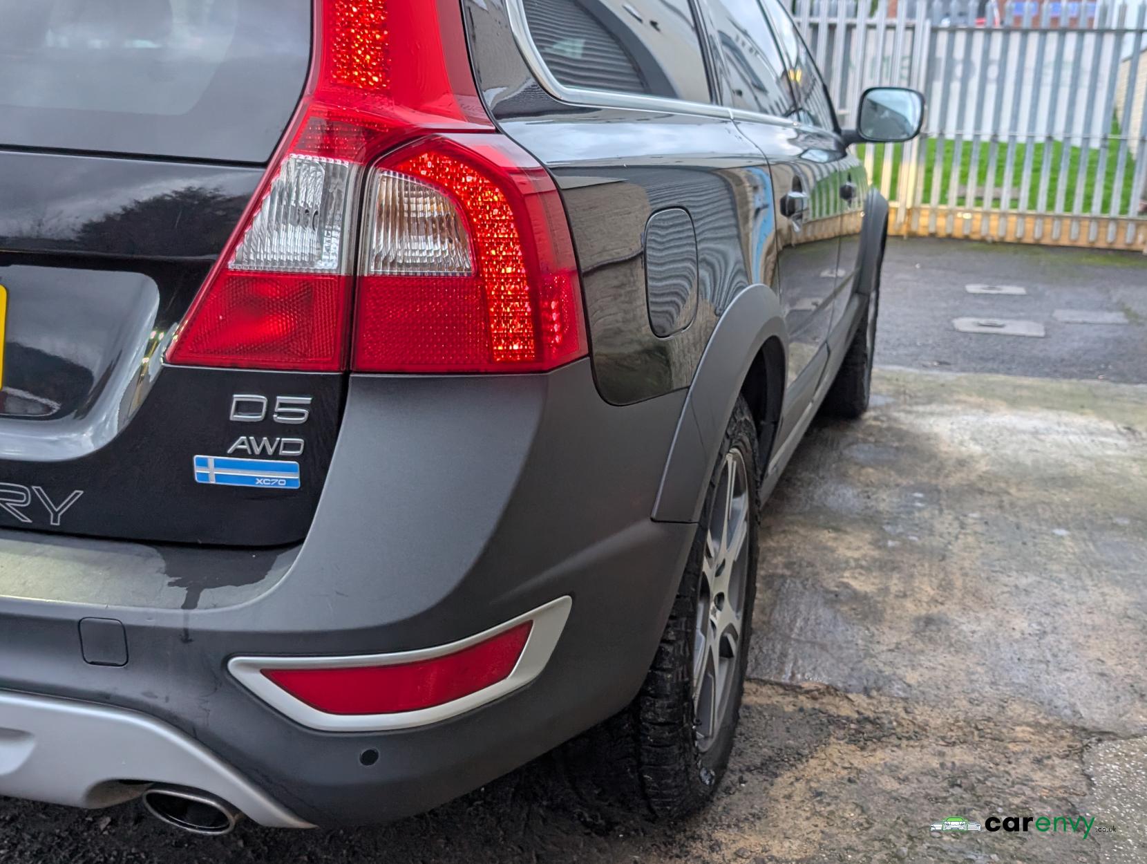 Volvo XC70 2.4 D5 SE Lux Estate 5dr Diesel Geartronic AWD Euro 5 (215 ps)