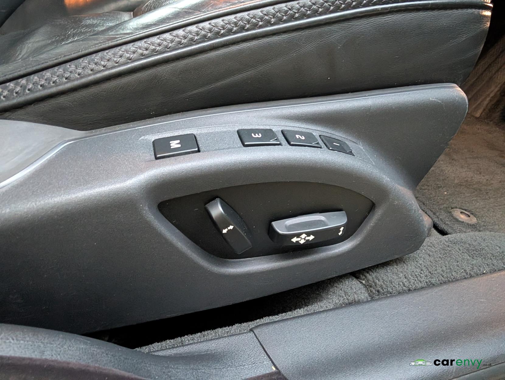 Volvo XC70 2.4 D5 SE Lux Estate 5dr Diesel Geartronic AWD Euro 5 (215 ps)