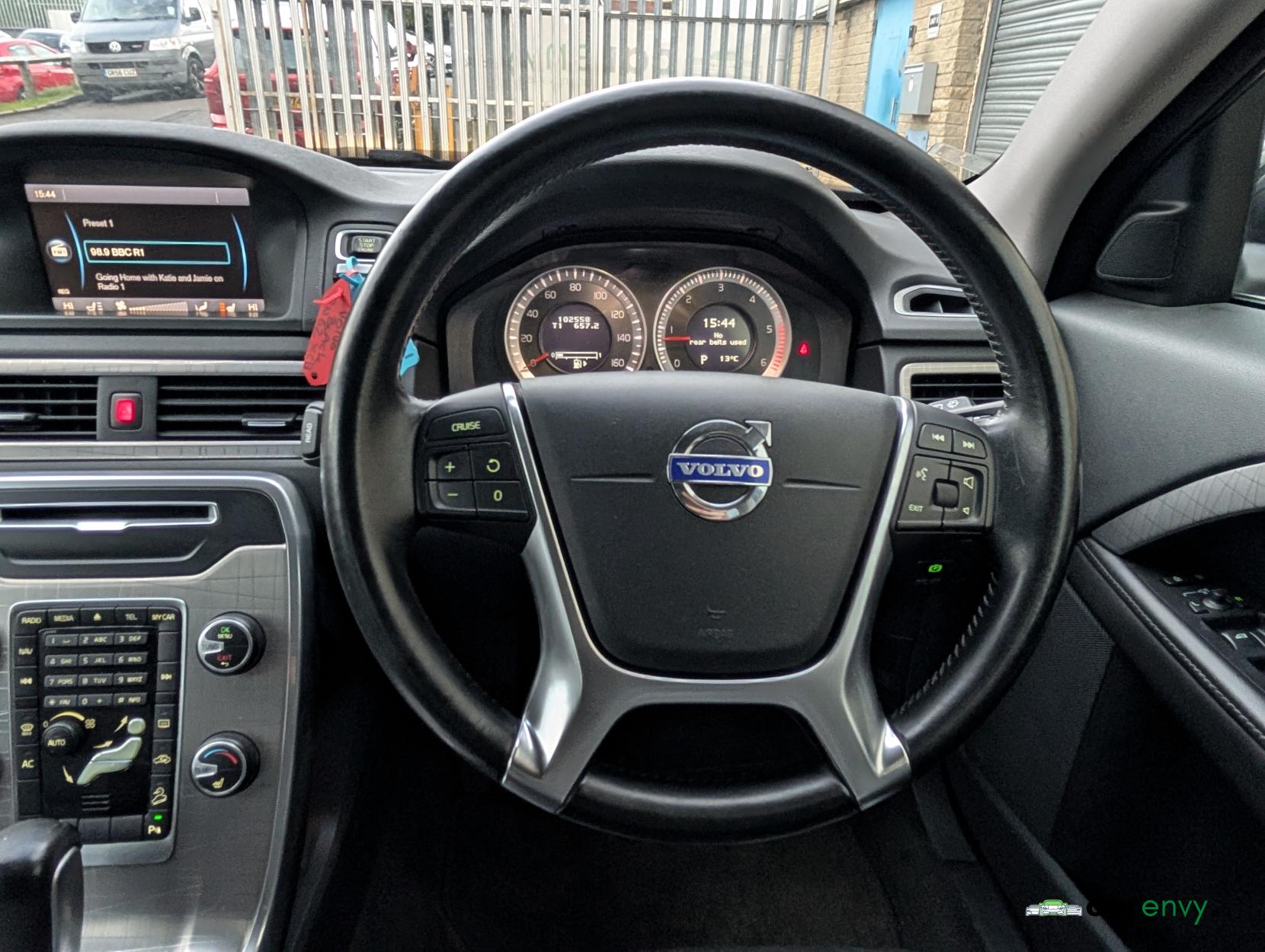 Volvo XC70 2.4 D5 SE Lux Estate 5dr Diesel Geartronic AWD Euro 5 (215 ps)