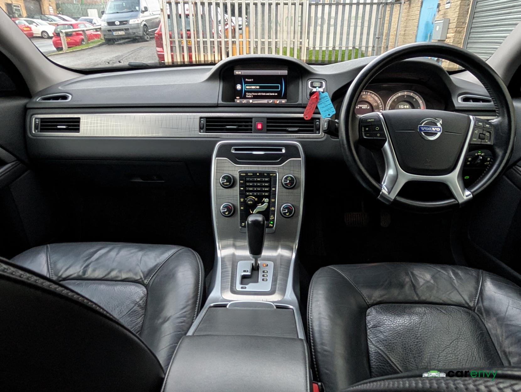 Volvo XC70 2.4 D5 SE Lux Estate 5dr Diesel Geartronic AWD Euro 5 (215 ps)