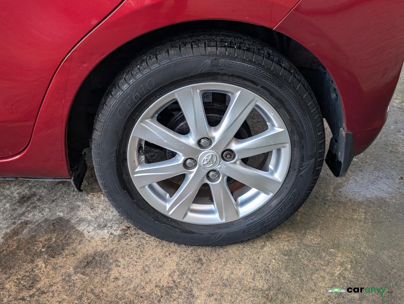 Toyota Yaris 1.33 Dual VVT-i TR Hatchback 5dr Petrol Manual Euro 5 (101 ps)