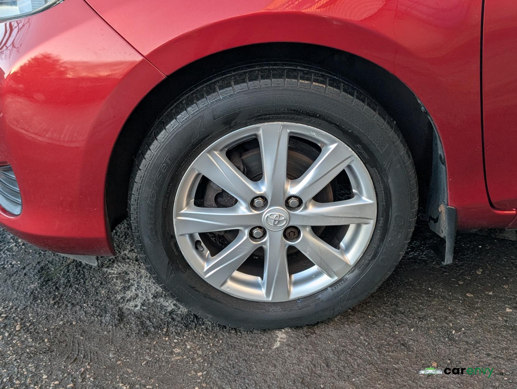 Toyota Yaris 1.33 Dual VVT-i TR Hatchback 5dr Petrol Manual Euro 5 (101 ps)