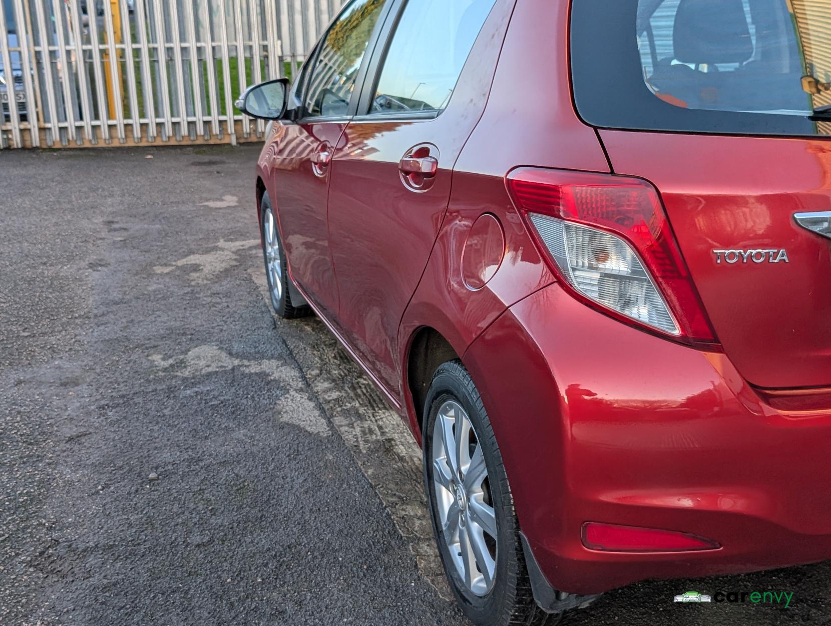 Toyota Yaris 1.33 Dual VVT-i TR Hatchback 5dr Petrol Manual Euro 5 (101 ps)