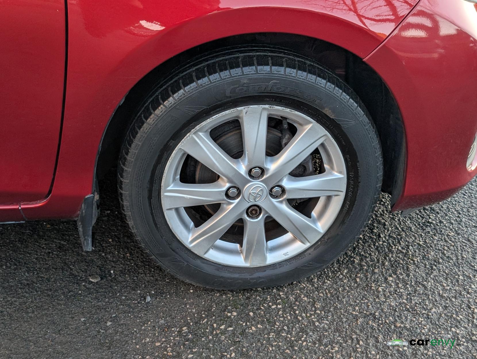 Toyota Yaris 1.33 Dual VVT-i TR Hatchback 5dr Petrol Manual Euro 5 (101 ps)