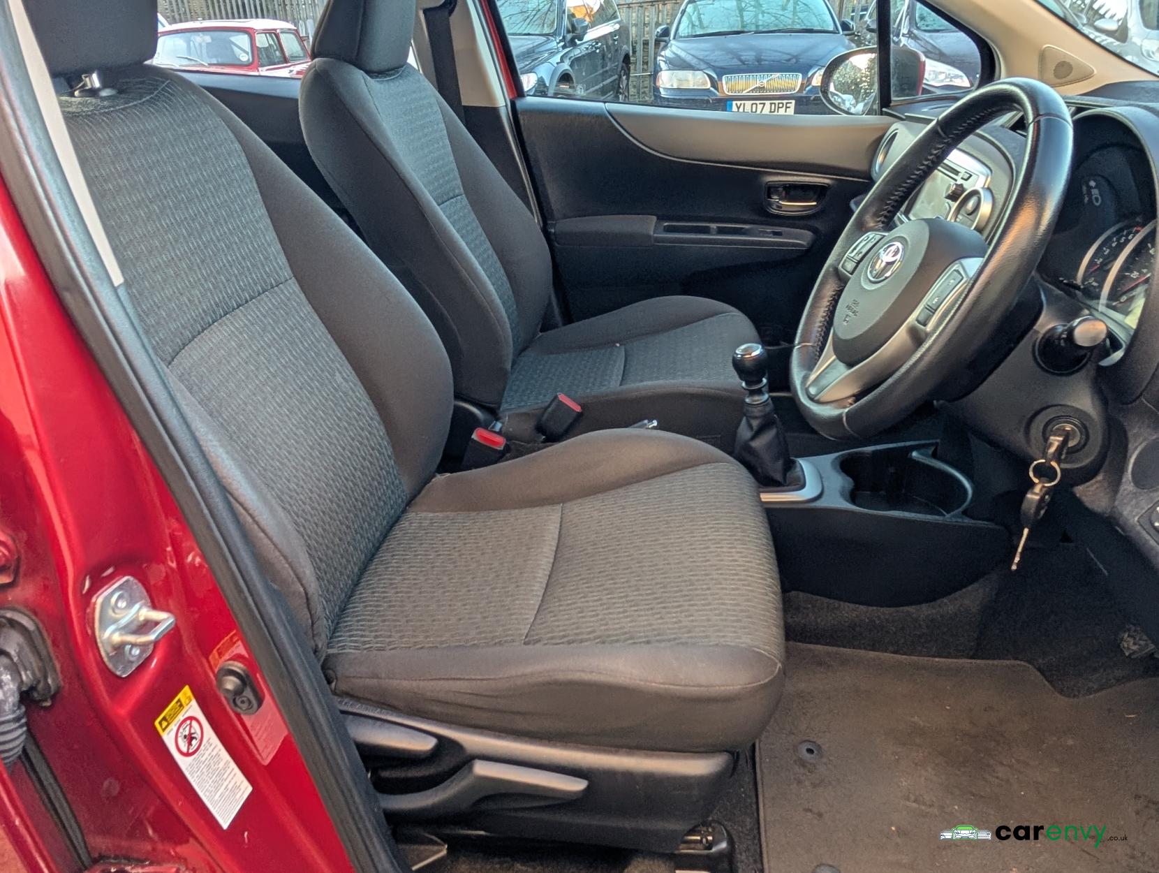 Toyota Yaris 1.33 Dual VVT-i TR Hatchback 5dr Petrol Manual Euro 5 (101 ps)