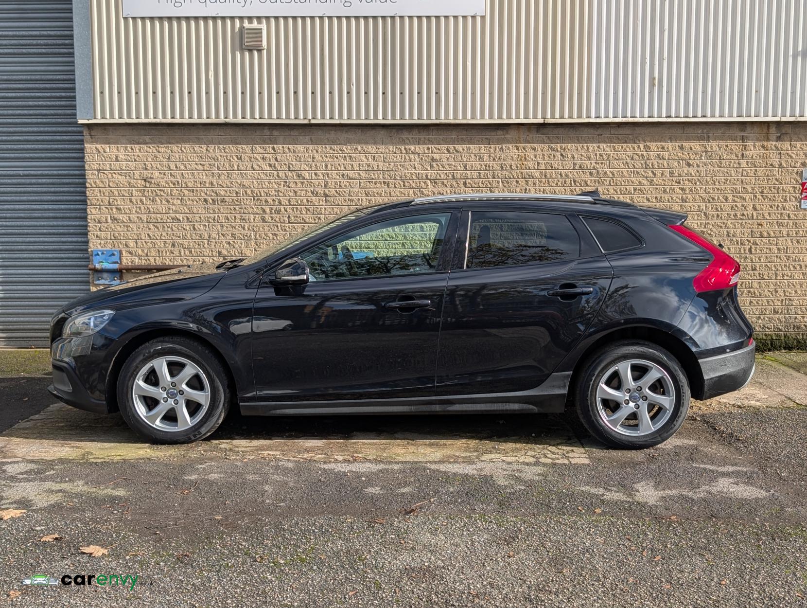 Volvo V40 Cross Country 1.6 D2 SE Nav Hatchback 5dr Diesel Manual Euro 5 (s/s) (115 ps)