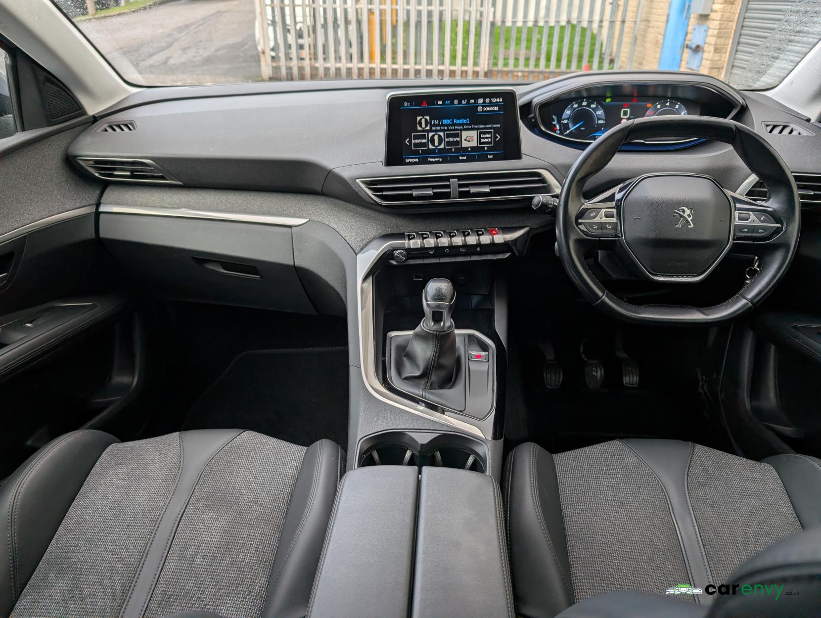 Peugeot 3008 1.2 PureTech Allure SUV 5dr Petrol Manual Euro 6 (s/s) (130 ps)