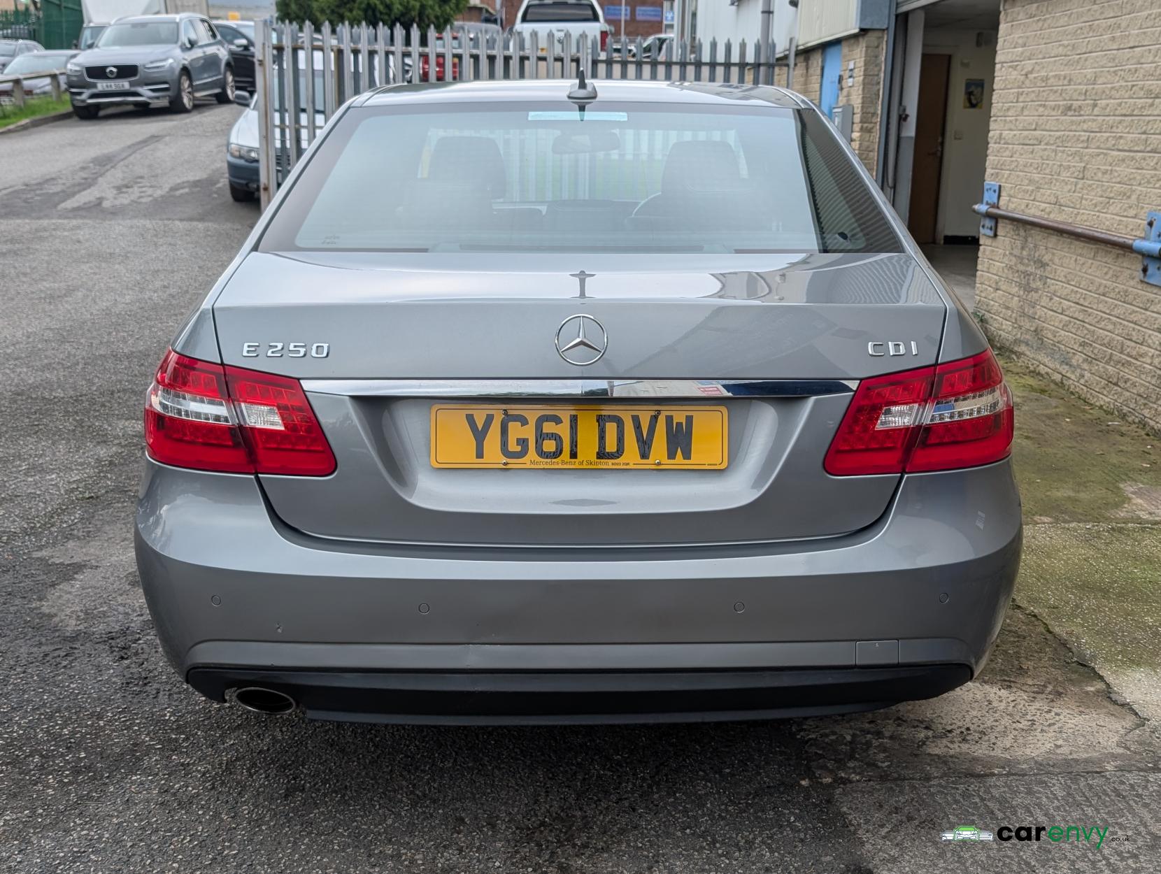 Mercedes-Benz E Class 2.1 E250 CDI BlueEfficiency Sport Saloon 4dr Diesel G-Tronic+ Euro 5 (s/s) (204 ps)