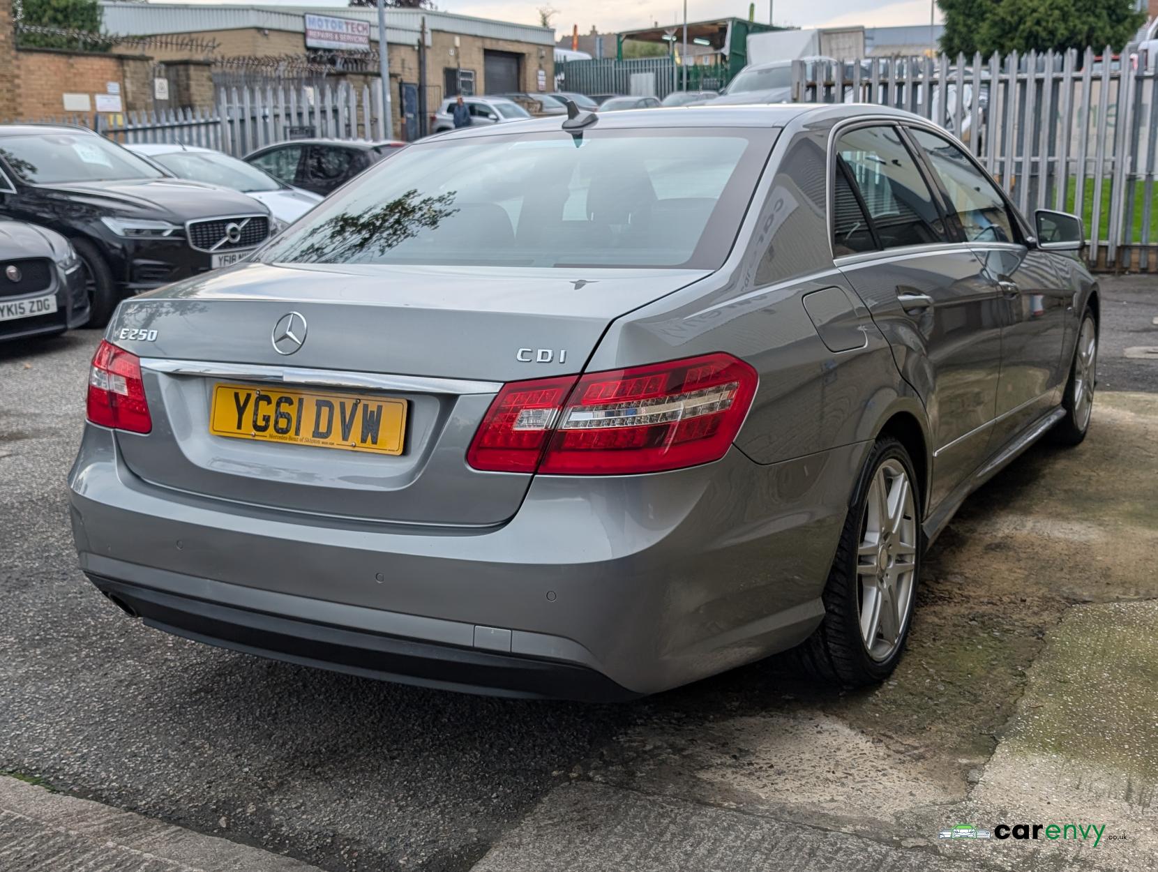 Mercedes-Benz E Class 2.1 E250 CDI BlueEfficiency Sport Saloon 4dr Diesel G-Tronic+ Euro 5 (s/s) (204 ps)