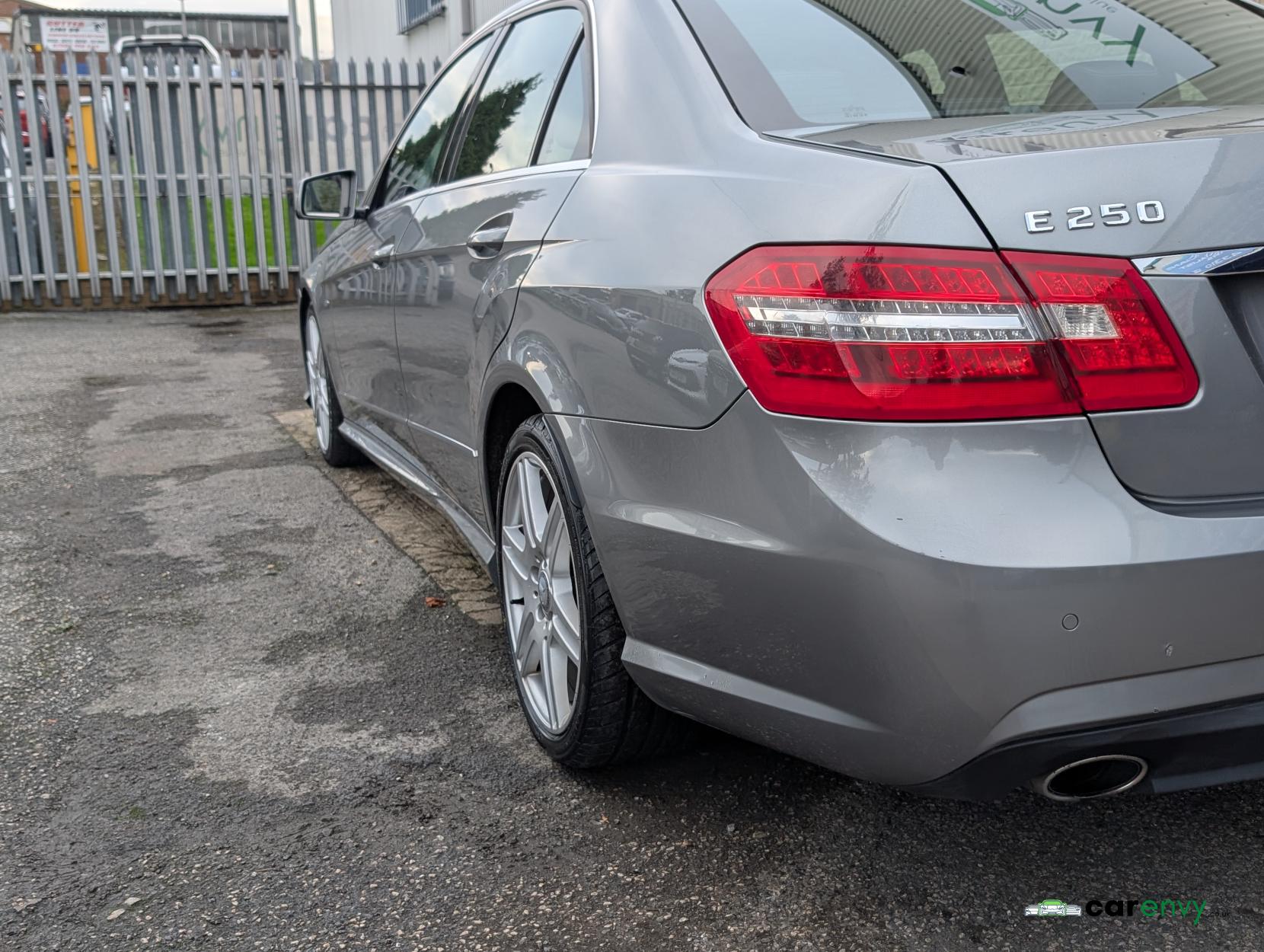 Mercedes-Benz E Class 2.1 E250 CDI BlueEfficiency Sport Saloon 4dr Diesel G-Tronic+ Euro 5 (s/s) (204 ps)
