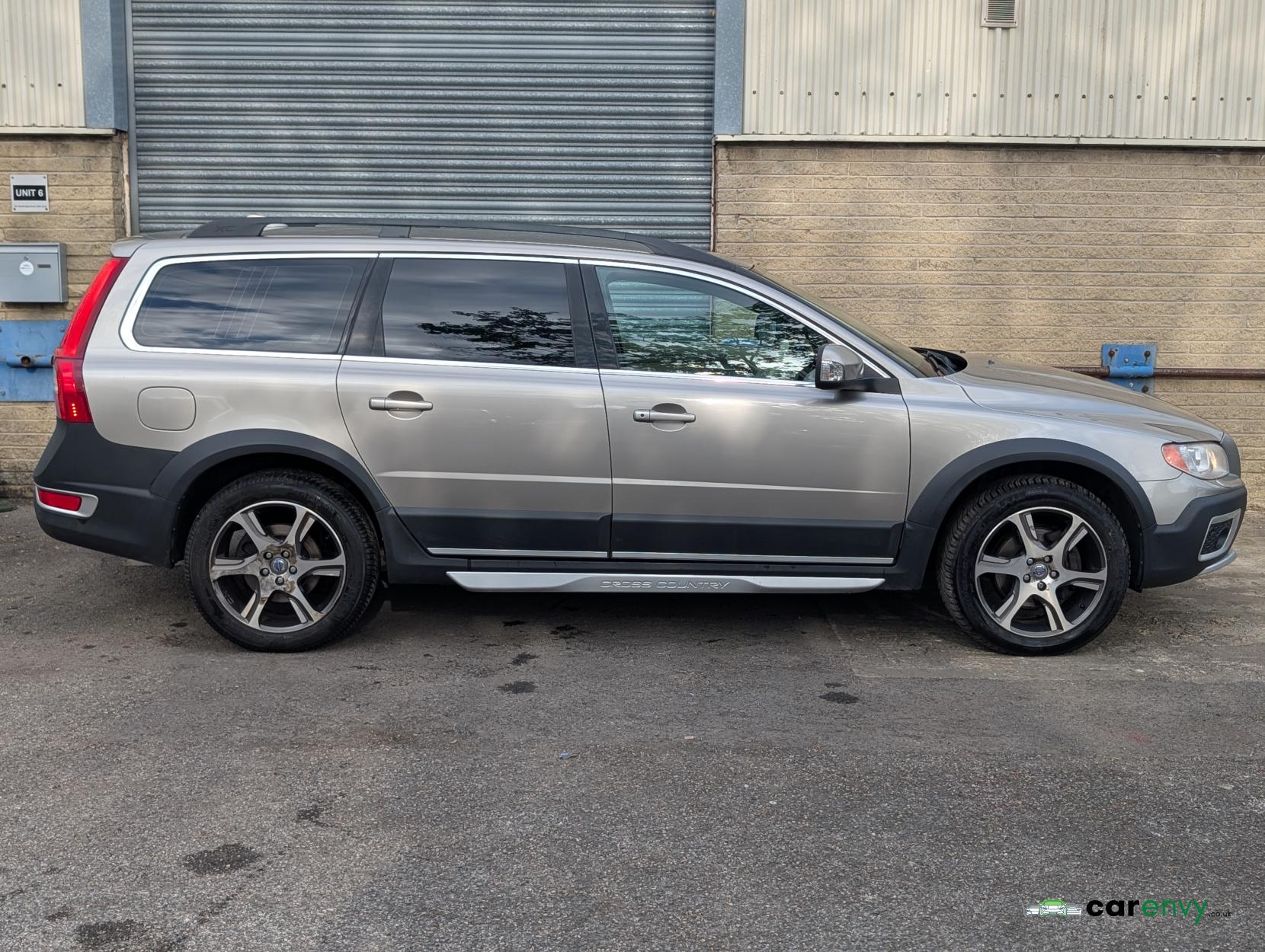Volvo XC70 2.4 D5 SE Lux Estate 5dr Diesel Geartronic AWD Euro 5 (215 ps)