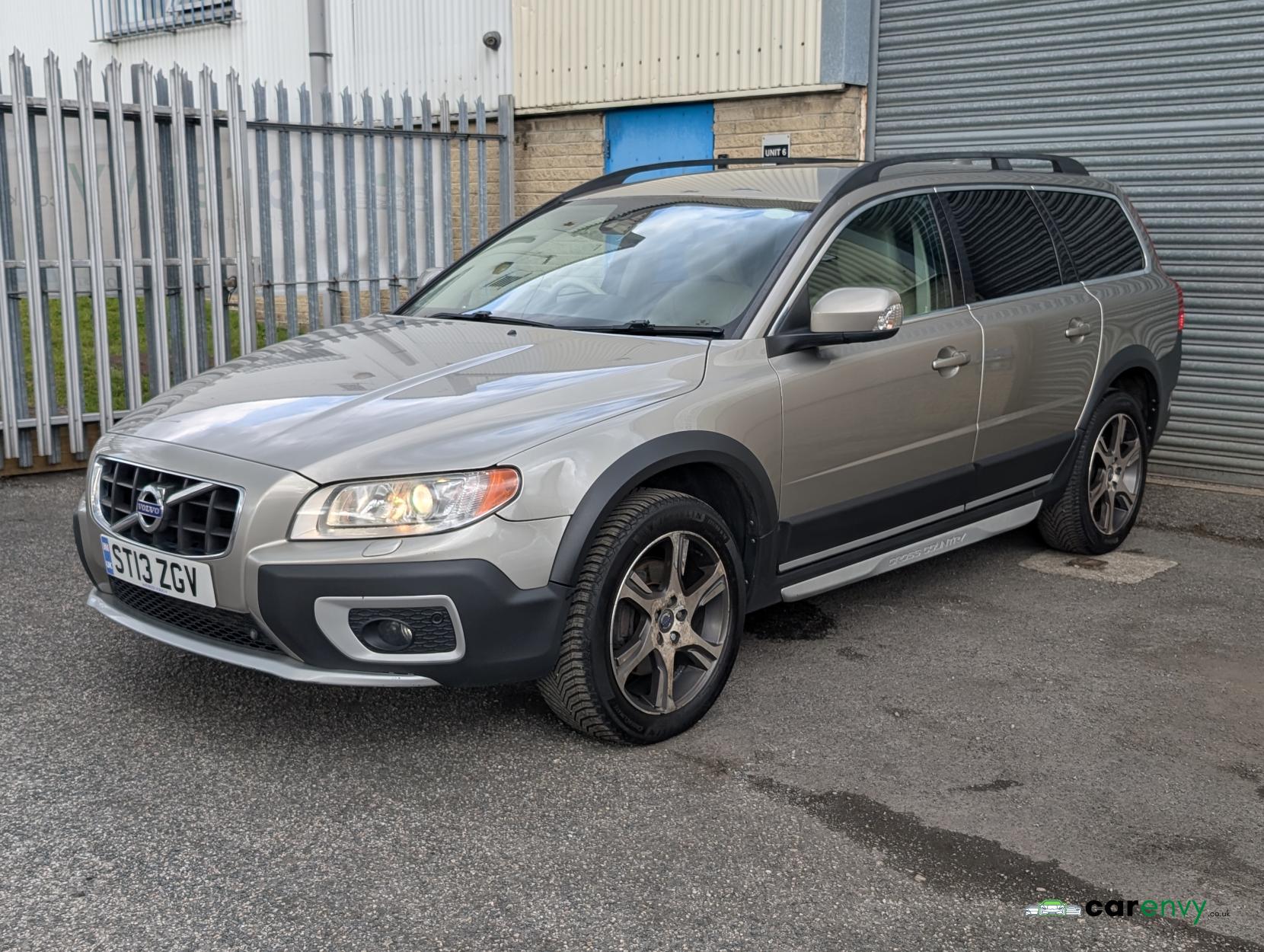 Volvo XC70 2.4 D5 SE Lux Estate 5dr Diesel Geartronic AWD Euro 5 (215 ps)
