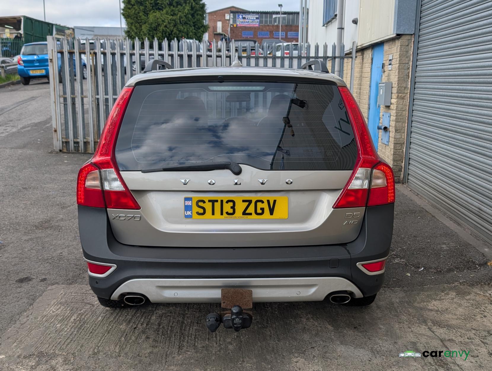 Volvo XC70 2.4 D5 SE Lux Estate 5dr Diesel Geartronic AWD Euro 5 (215 ps)