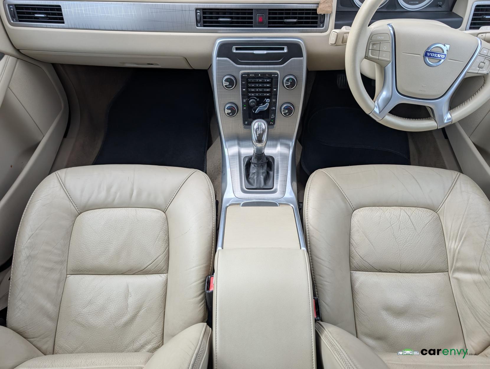 Volvo XC70 2.4 D5 SE Lux Estate 5dr Diesel Geartronic AWD Euro 5 (215 ps)