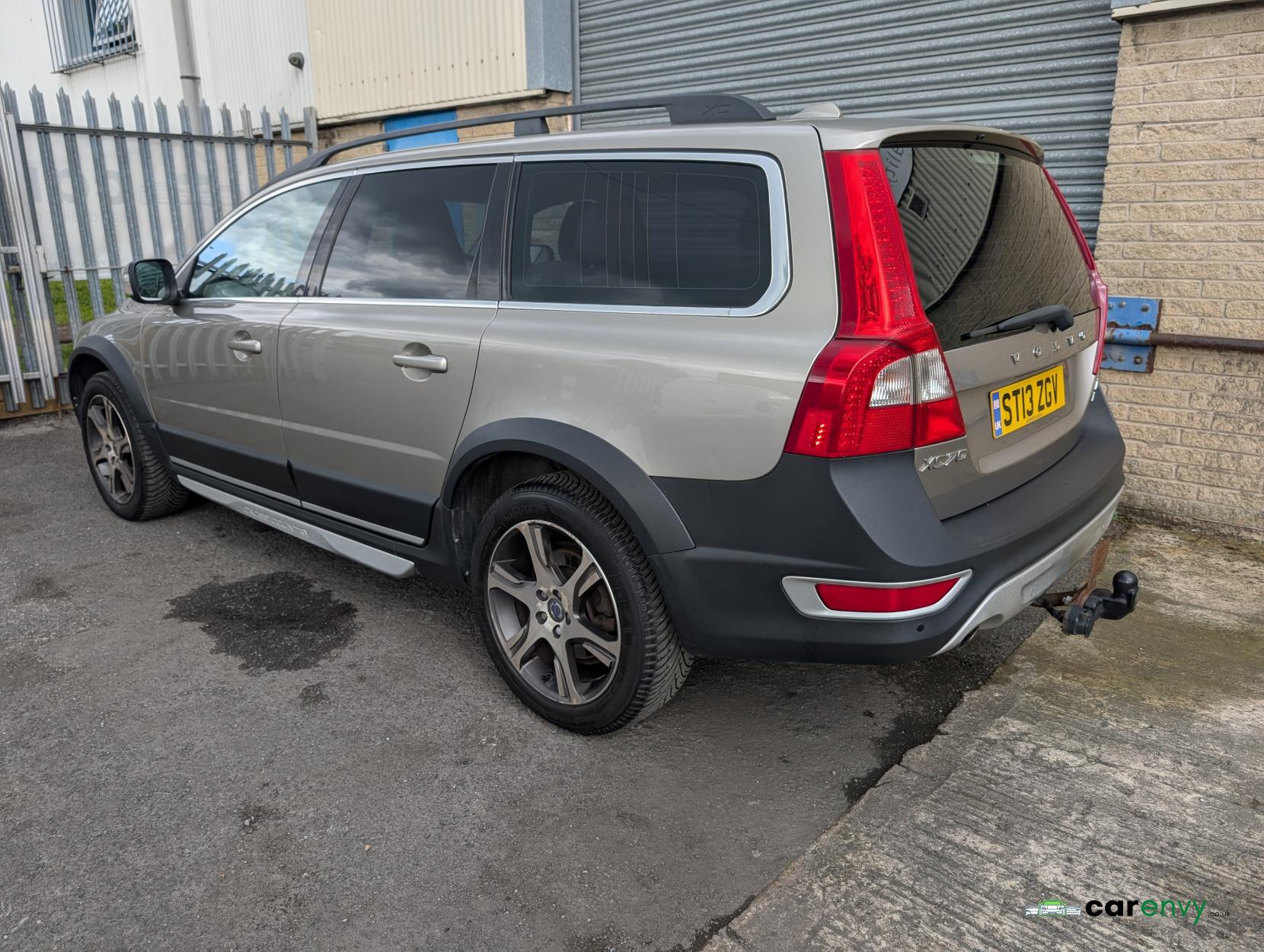 Volvo XC70 2.4 D5 SE Lux Estate 5dr Diesel Geartronic AWD Euro 5 (215 ps)