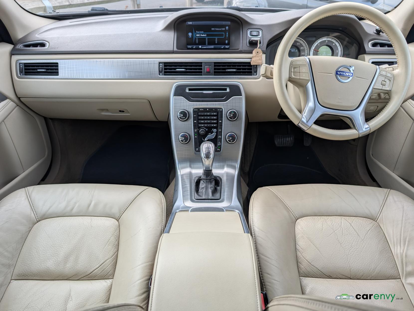 Volvo XC70 2.4 D5 SE Lux Estate 5dr Diesel Geartronic AWD Euro 5 (215 ps)