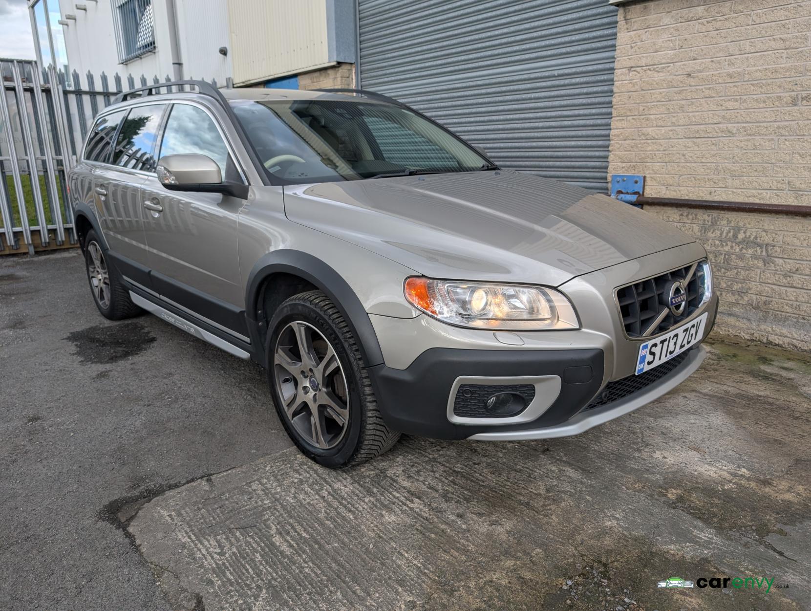 Volvo XC70 2.4 D5 SE Lux Estate 5dr Diesel Geartronic AWD Euro 5 (215 ps)