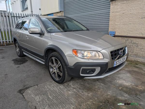 Volvo XC70 2.4 D5 SE Lux Estate 5dr Diesel Geartronic AWD Euro 5 (215 ps)