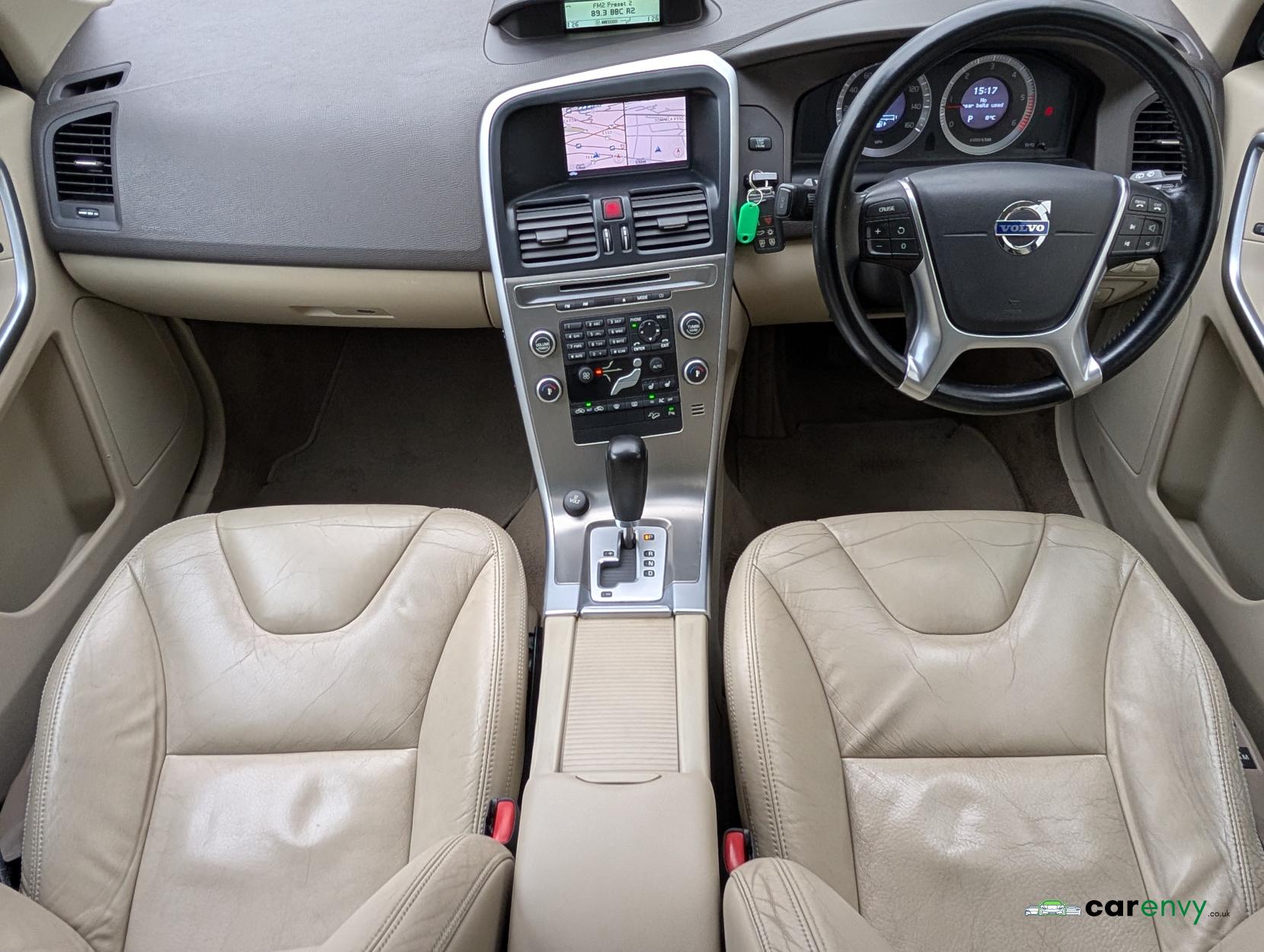 Volvo XC60 2.4 D5 SE Lux SUV 5dr Diesel Geartronic AWD Euro 4 (205 ps)