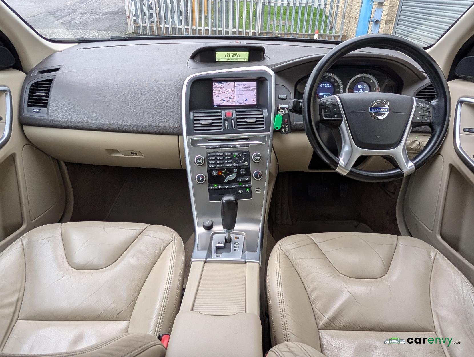 Volvo XC60 2.4 D5 SE Lux SUV 5dr Diesel Geartronic AWD Euro 4 (205 ps)