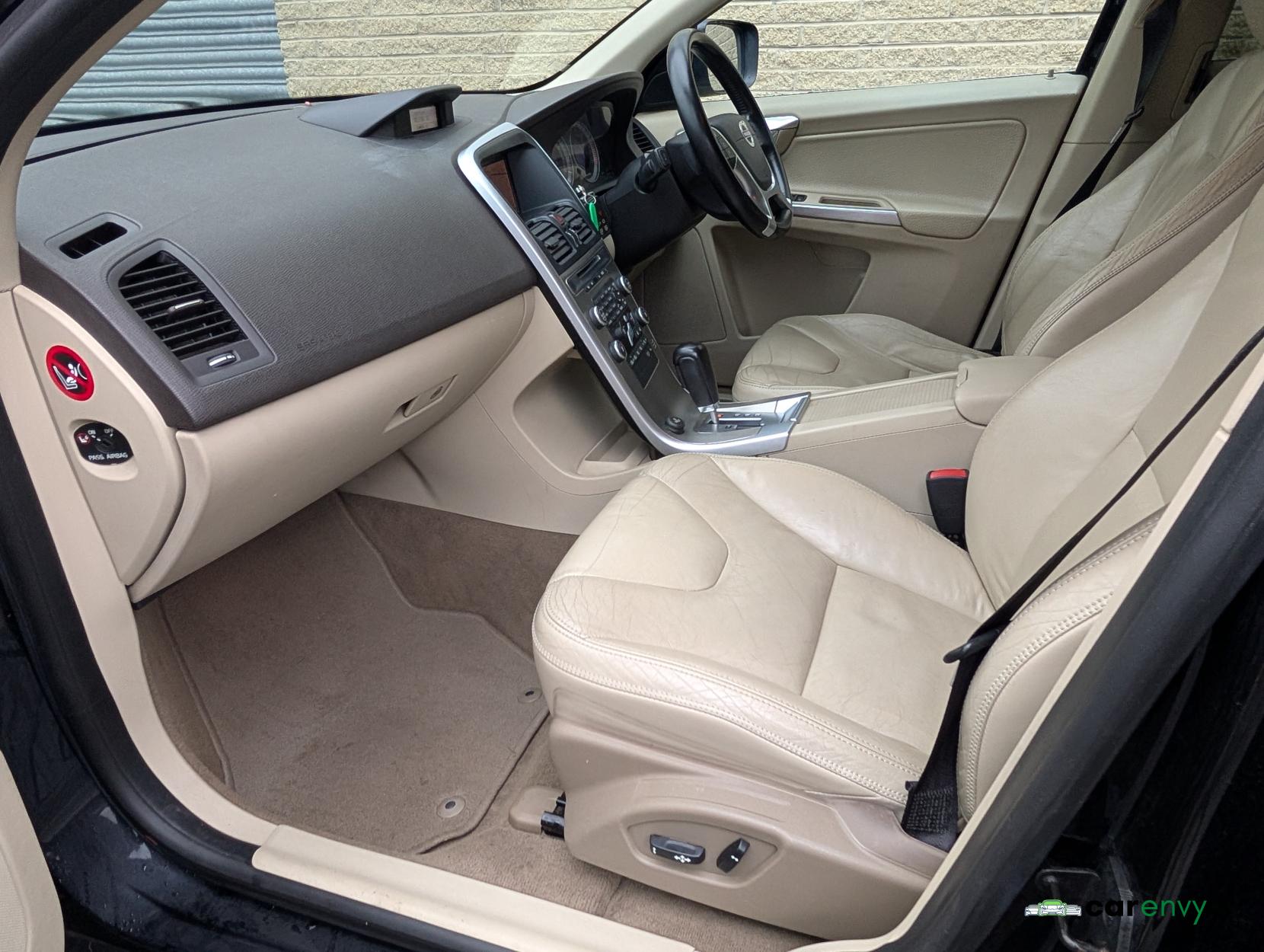 Volvo XC60 2.4 D5 SE Lux SUV 5dr Diesel Geartronic AWD Euro 4 (205 ps)