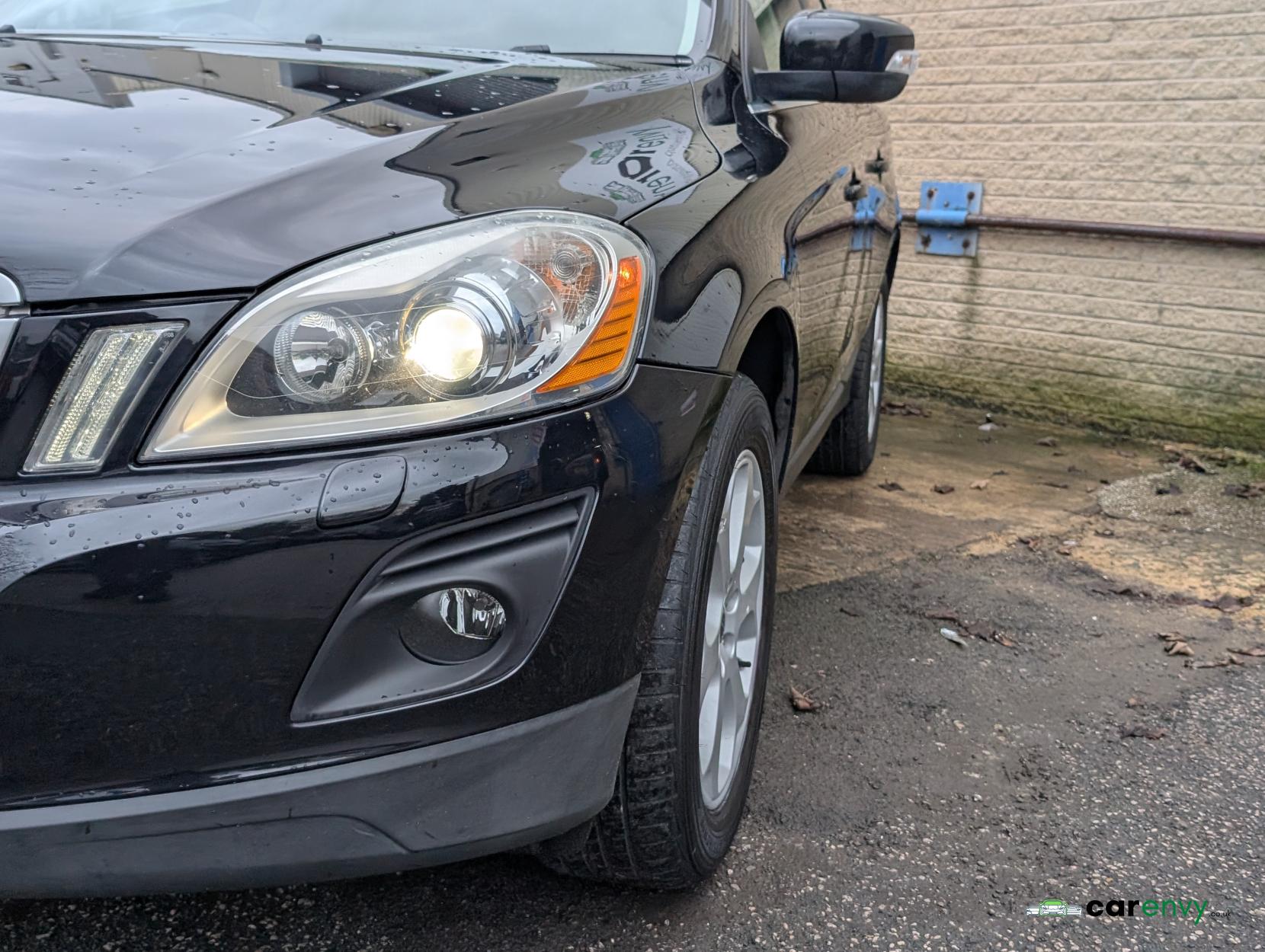 Volvo XC60 2.4 D5 SE Lux SUV 5dr Diesel Geartronic AWD Euro 4 (205 ps)