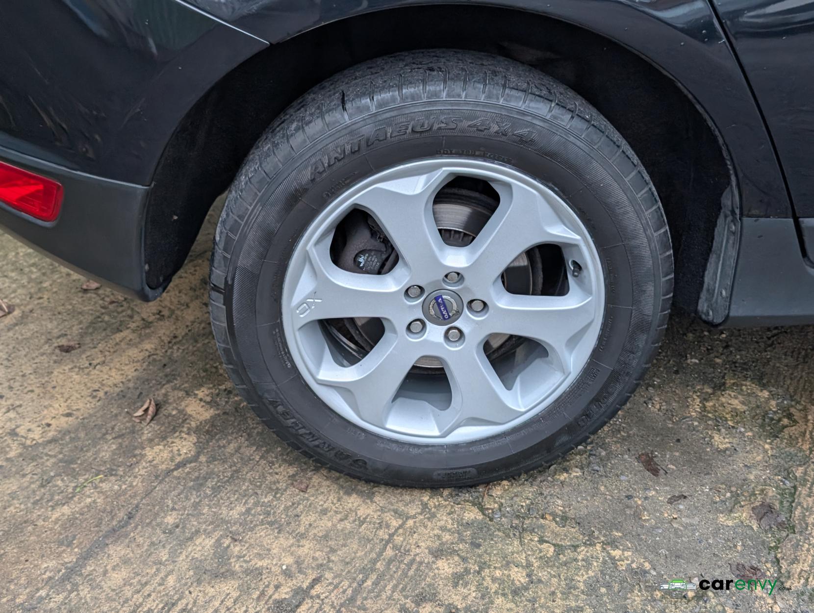 Volvo XC60 2.4 D5 SE Lux SUV 5dr Diesel Geartronic AWD Euro 4 (205 ps)