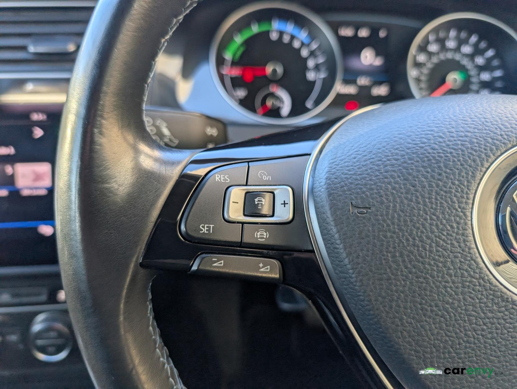 Volkswagen e-Golf 35.8kWh e-Golf Hatchback 5dr Electric Auto (136 ps)