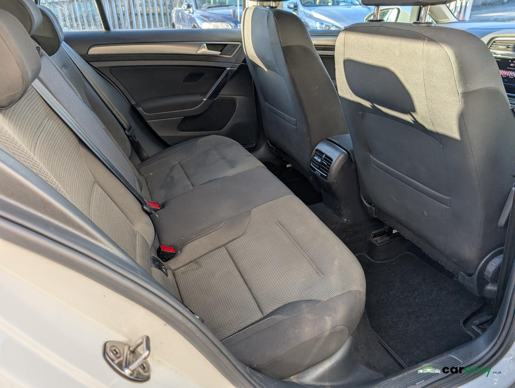 Volkswagen e-Golf 35.8kWh e-Golf Hatchback 5dr Electric Auto (136 ps)