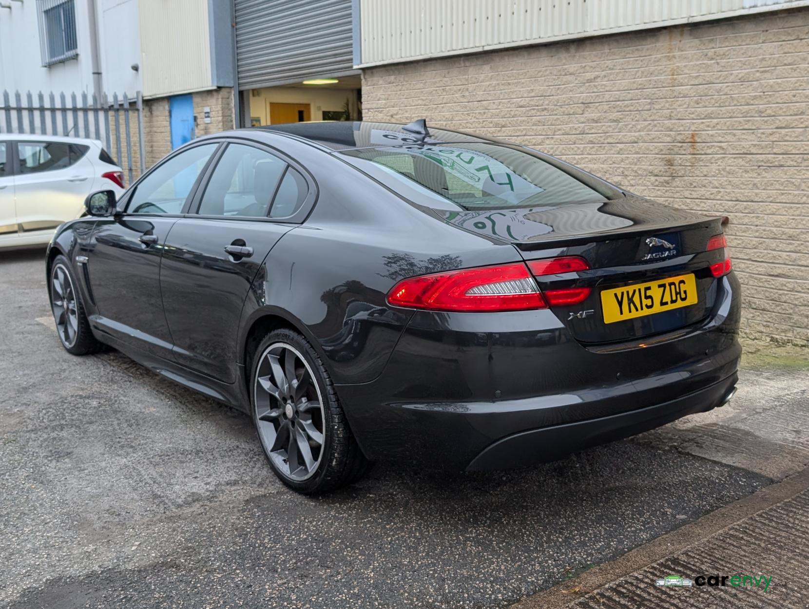 Jaguar XF 2.2d R-Sport Black Saloon 4dr Diesel Auto Euro 5 (s/s) (200 ps)
