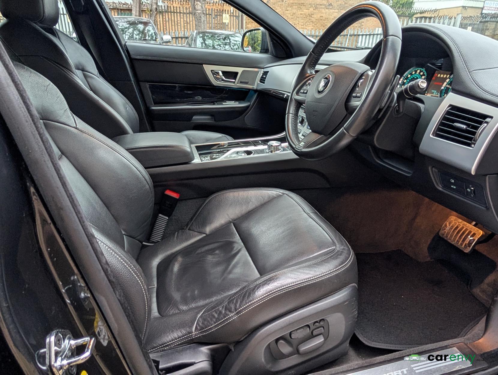 Jaguar XF 2.2d R-Sport Black Saloon 4dr Diesel Auto Euro 5 (s/s) (200 ps)