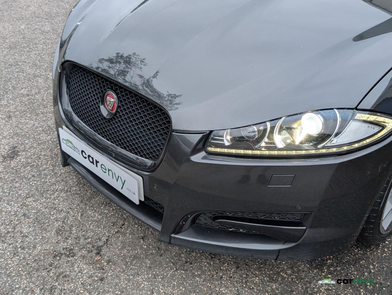 Jaguar XF 2.2d R-Sport Black Saloon 4dr Diesel Auto Euro 5 (s/s) (200 ps)