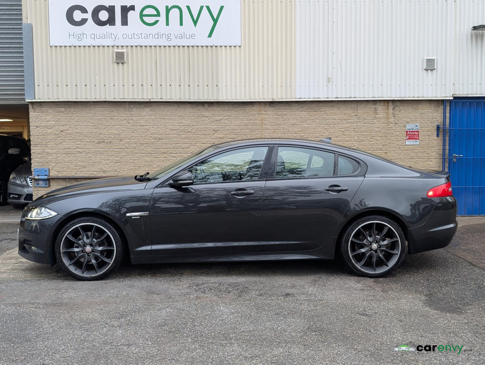 Jaguar XF 2.2d R-Sport Black Saloon 4dr Diesel Auto Euro 5 (s/s) (200 ps)
