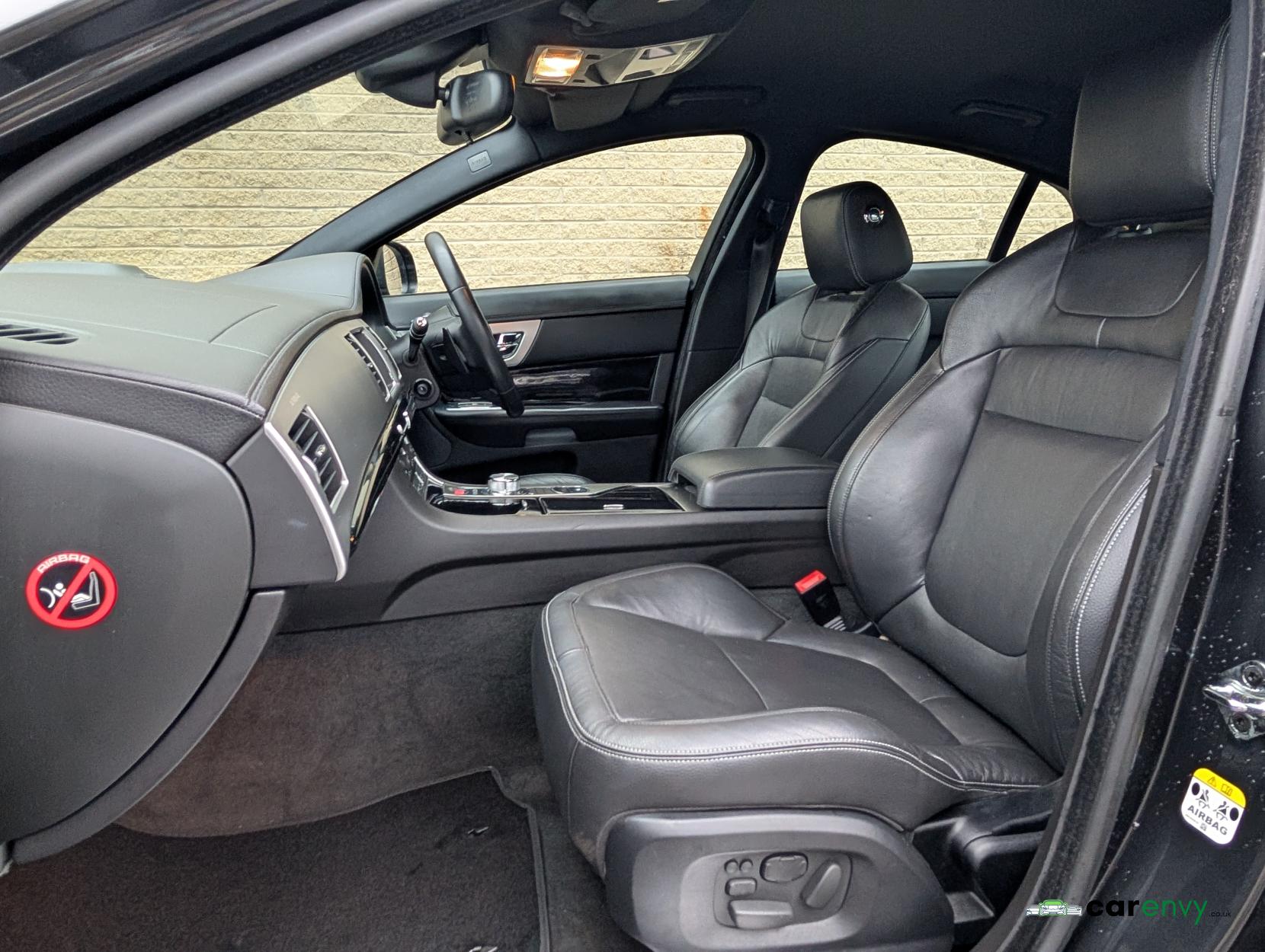 Jaguar XF 2.2d R-Sport Black Saloon 4dr Diesel Auto Euro 5 (s/s) (200 ps)