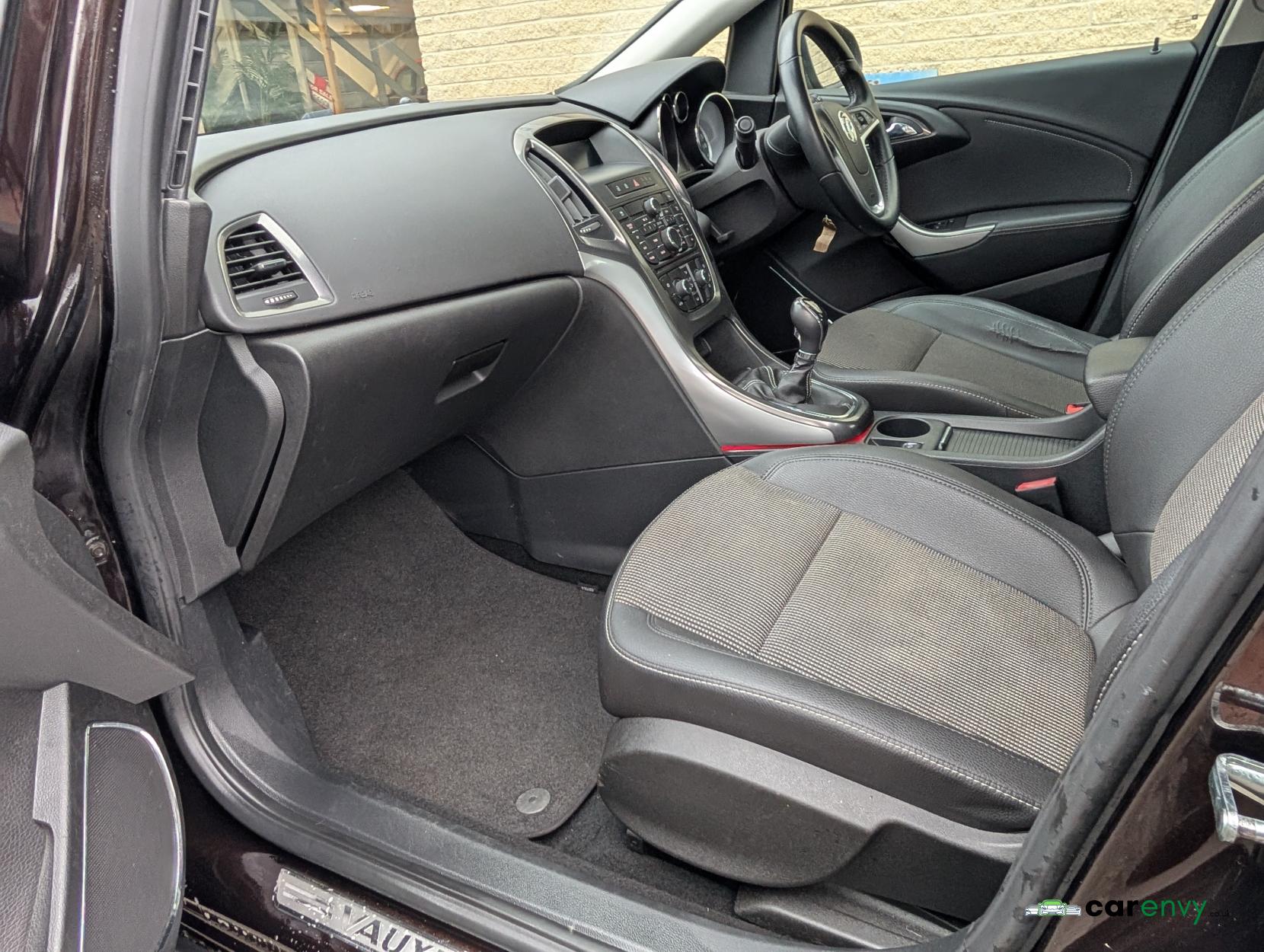 Vauxhall Astra 1.6 16v SE Hatchback 5dr Petrol Manual Euro 5 (115 ps)