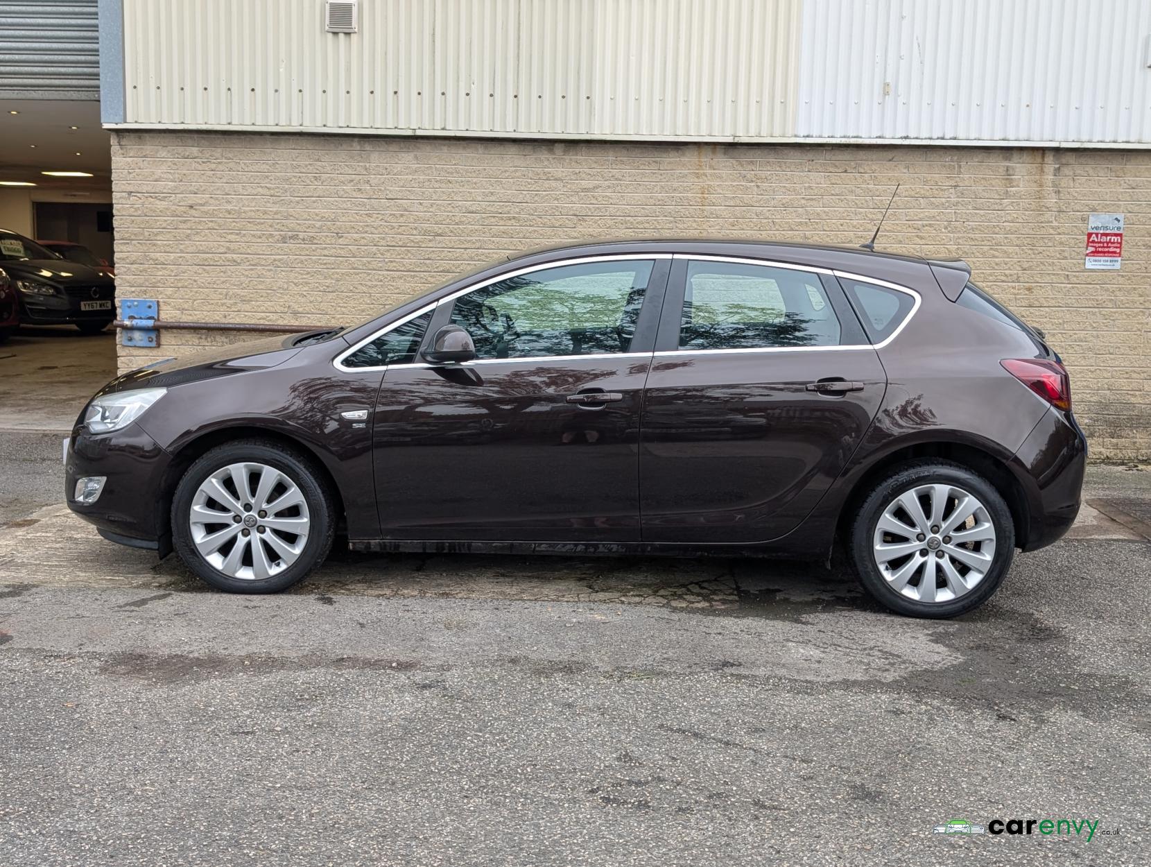 Vauxhall Astra 1.6 16v SE Hatchback 5dr Petrol Manual Euro 5 (115 ps)