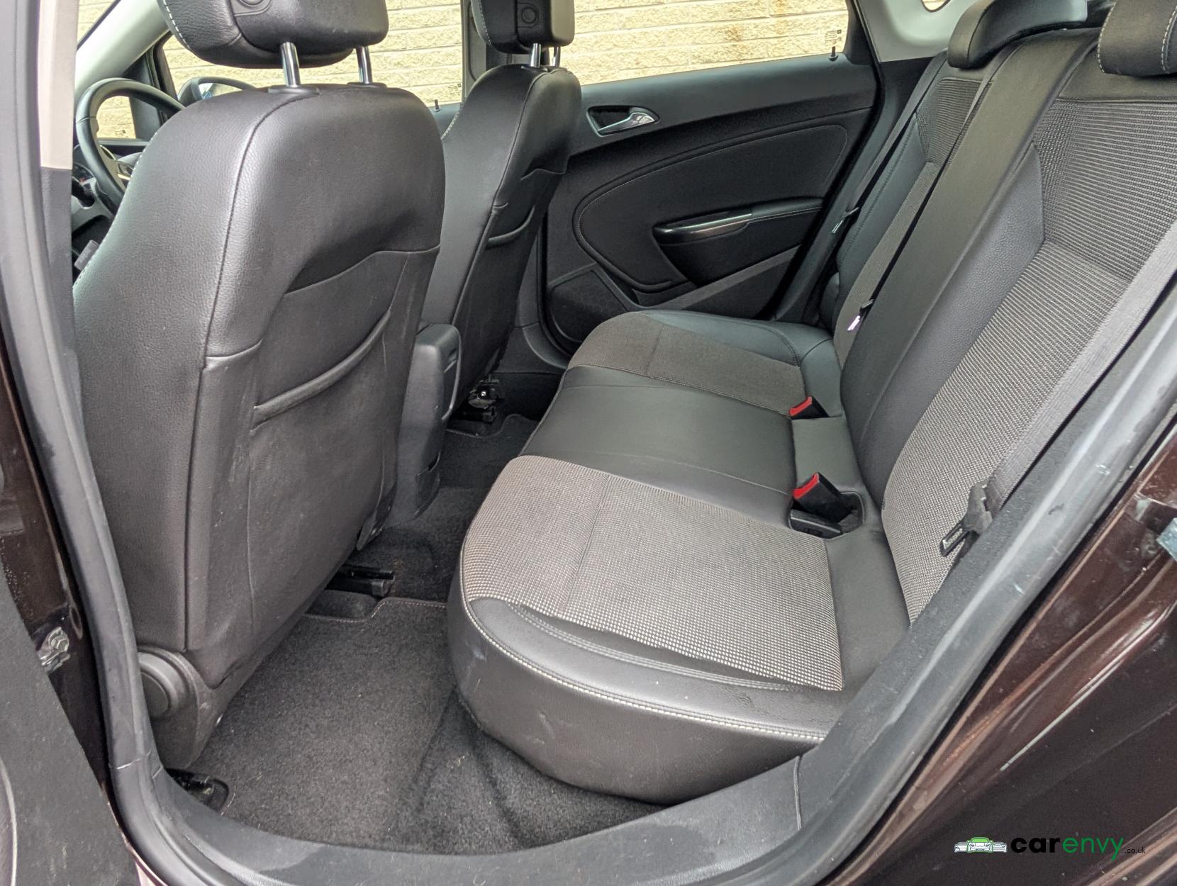 Vauxhall Astra 1.6 16v SE Hatchback 5dr Petrol Manual Euro 5 (115 ps)