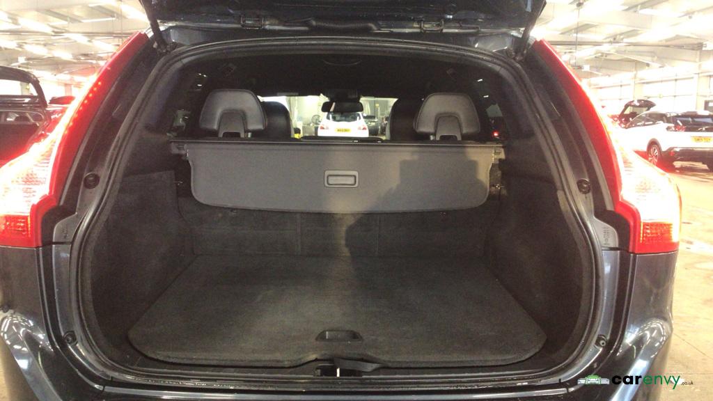 Volvo XC60 2.0 D4 R-Design SUV 5dr Diesel Geartronic Euro 6 (s/s) (181 ps)