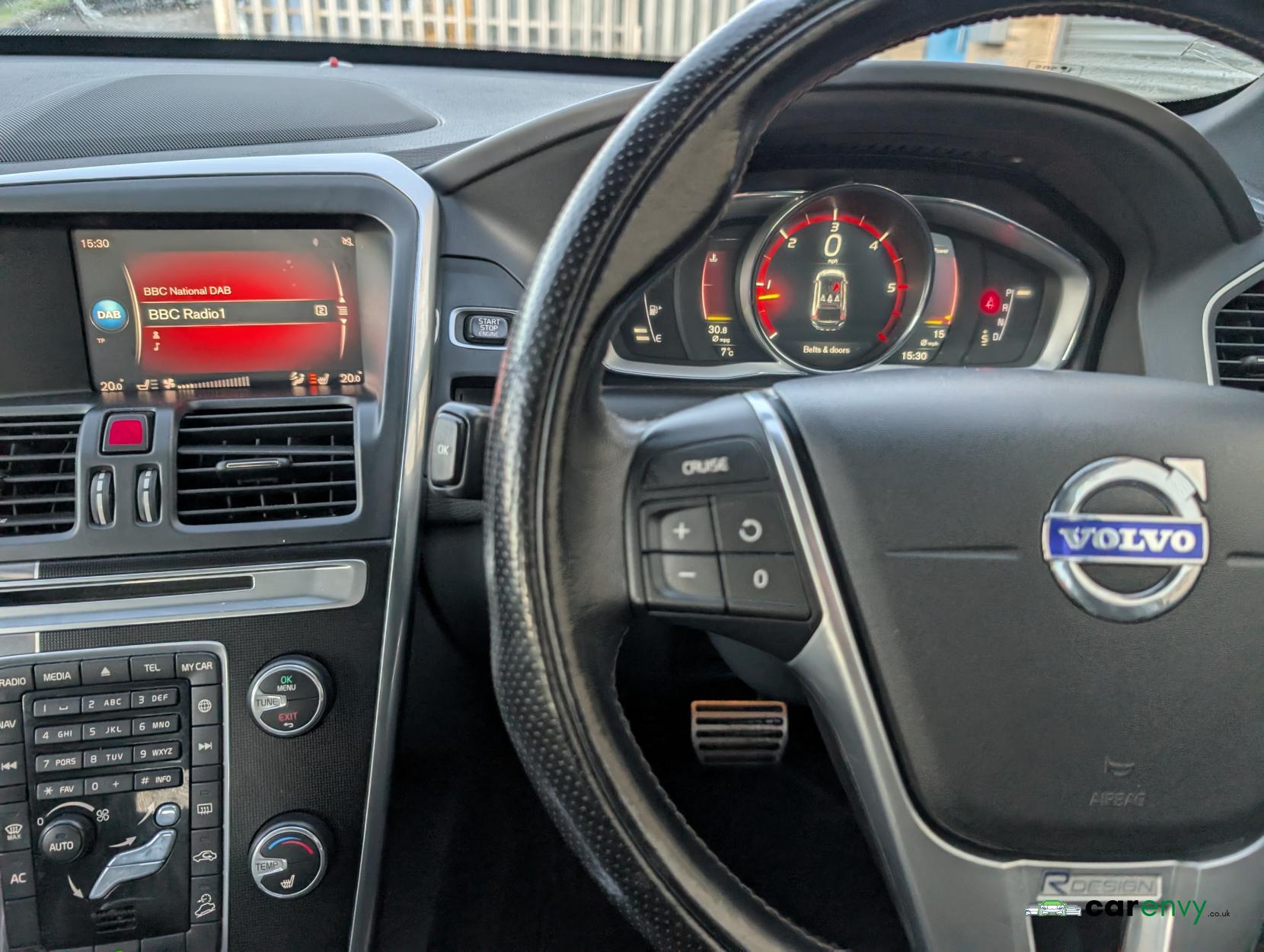 Volvo XC60 2.4 D5 R-Design Nav SUV 5dr Diesel Auto AWD Euro 6 (s/s) (220 ps)
