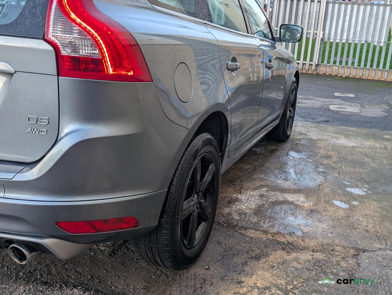 Volvo XC60 2.4 D5 R-Design Nav SUV 5dr Diesel Auto AWD Euro 6 (s/s) (220 ps)