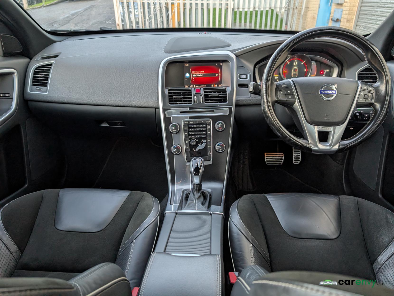 Volvo XC60 2.4 D5 R-Design Nav SUV 5dr Diesel Auto AWD Euro 6 (s/s) (220 ps)