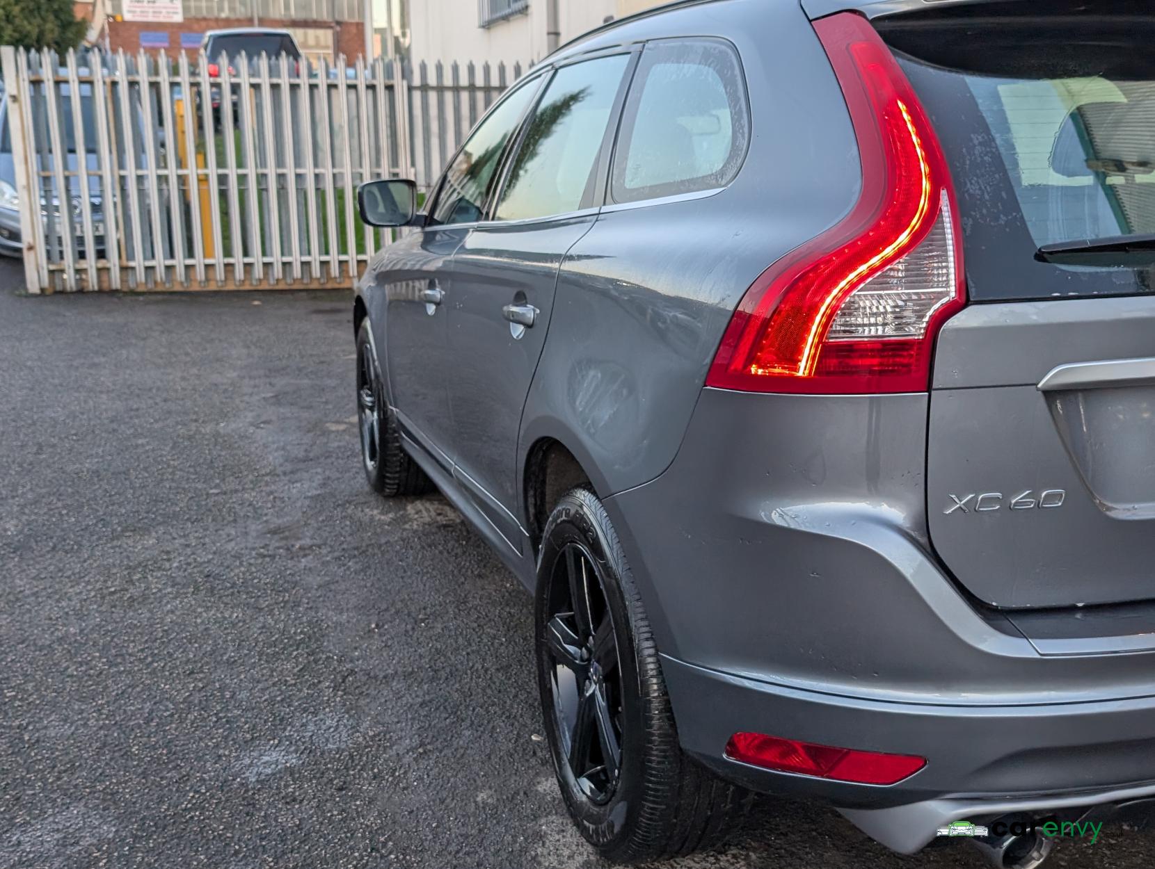 Volvo XC60 2.4 D5 R-Design Nav SUV 5dr Diesel Auto AWD Euro 6 (s/s) (220 ps)