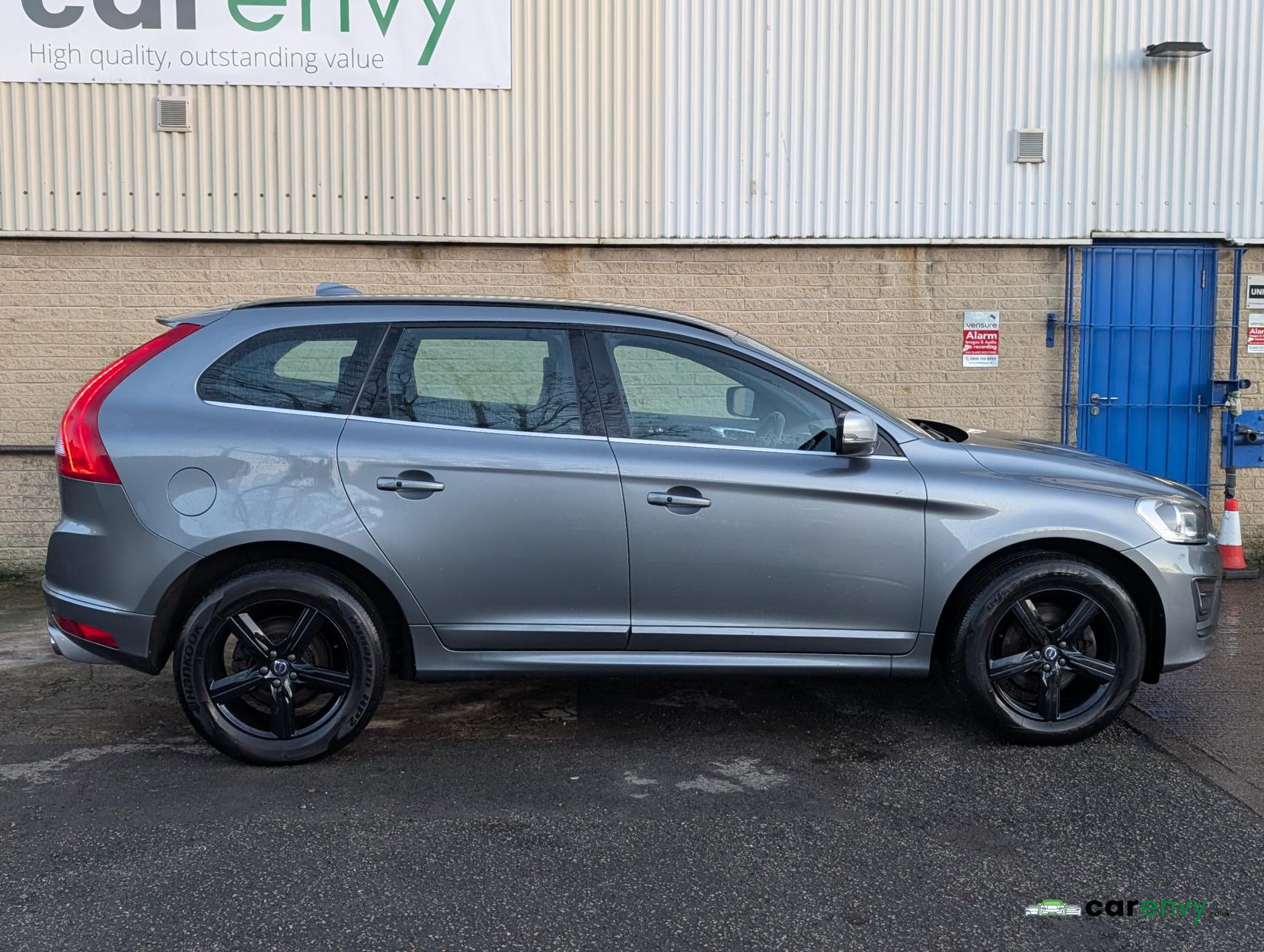 Volvo XC60 2.4 D5 R-Design Nav SUV 5dr Diesel Auto AWD Euro 6 (s/s) (220 ps)