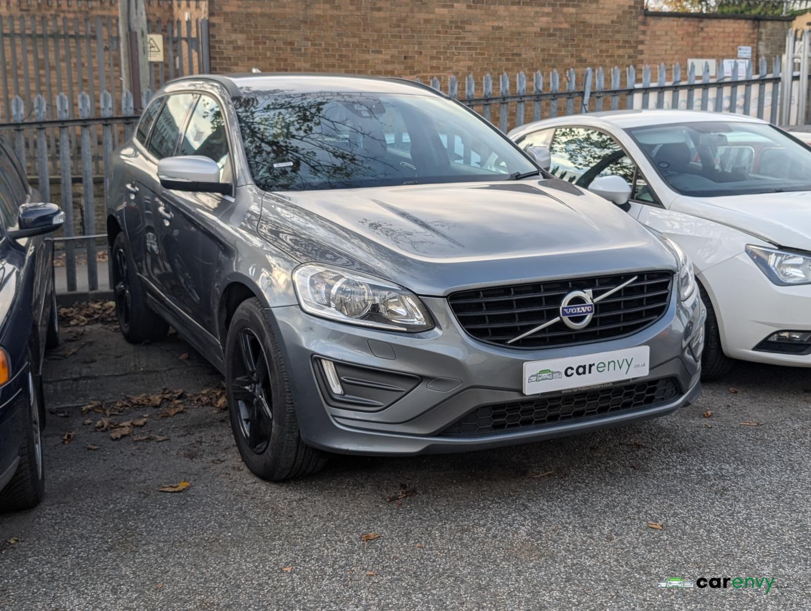 Volvo XC60 2.4 D5 R-Design Nav SUV 5dr Diesel Auto AWD Euro 6 (s/s) (220 ps)