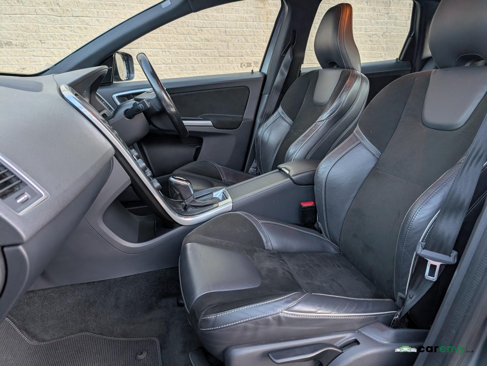 Volvo XC60 2.4 D5 R-Design Nav SUV 5dr Diesel Auto AWD Euro 6 (s/s) (220 ps)